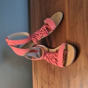 Sole Society Womens Fringe Sandal with back zipper